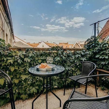 Spacious - 140 Square Meters Apartment, Vilnius City Centre Εξωτερικό φωτογραφία